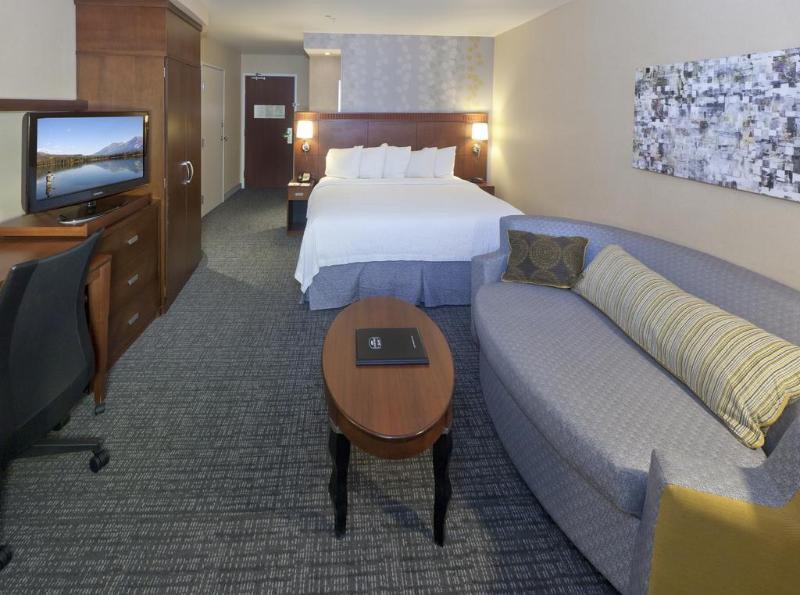 Отель Courtyard By Marriott Ontario Ранчо-Кукамонга Экстерьер фото