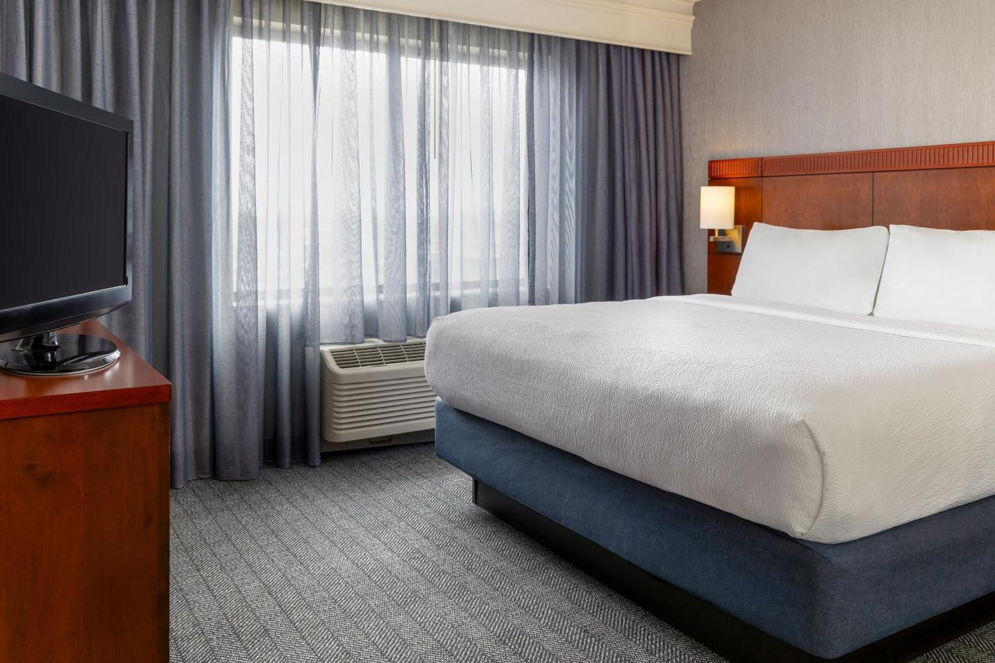 Отель Courtyard By Marriott Ontario Ранчо-Кукамонга Экстерьер фото