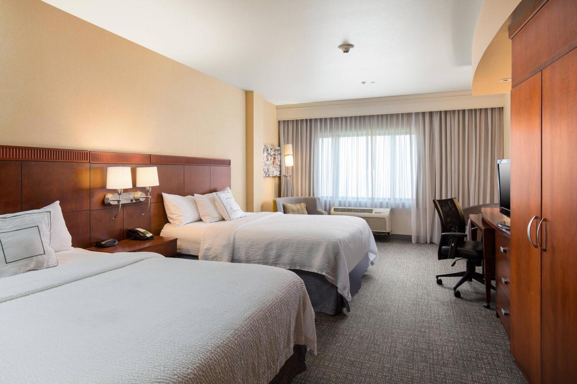 Отель Courtyard By Marriott Ontario Ранчо-Кукамонга Экстерьер фото